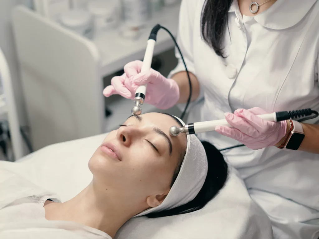 کلینیک لیزر و زیبایی خوب در پرند